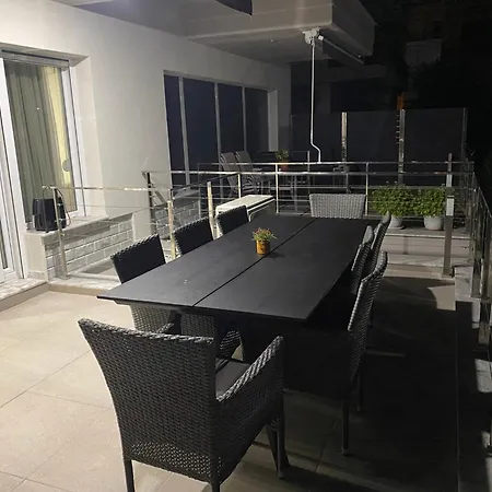 Appartement Lili's & Maxi's Néa Péramos