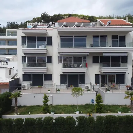 Lili's & Maxi's Apartment *