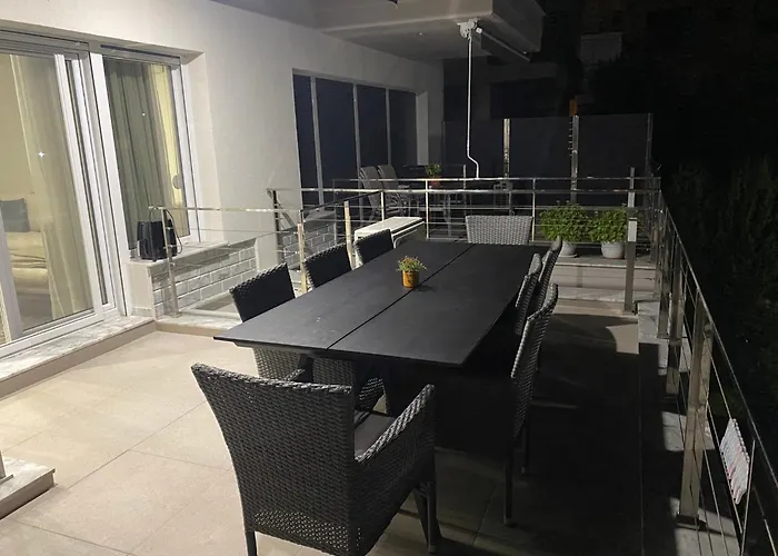 Apartman Lili's & Maxi's Néa Péramos